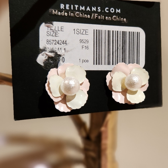 EARRING - Picture 3 of 4